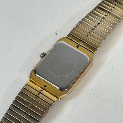 LOT 170: Ladies' Watches: Xanadu, Seiko, Oleg Cassini & More