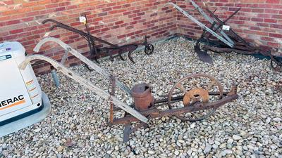 ANTIQUE HORSE-DRAWN SEED PLANTER