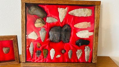 FRAMED ARROWHEADS AND ARTIFACTS