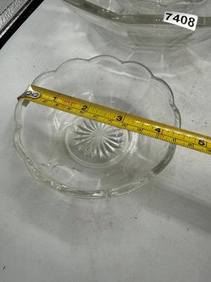 Scalloped edge bowls