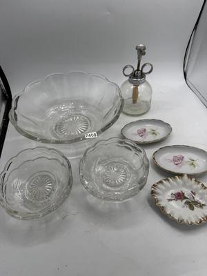 Scalloped edge bowls