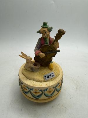 Rotating musical clown