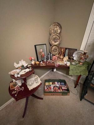 Corner Décor, Antique and Asian collections