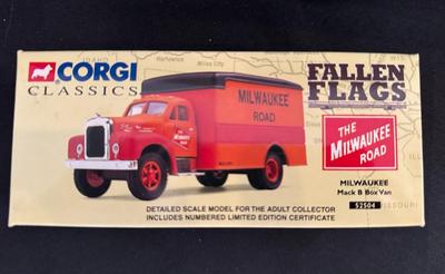 Corgi Classics Fallen Flags New York Central System Milwaukee Road Mack B Box Van 52504