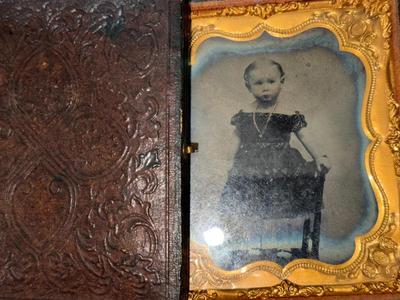 ANTIQUE DAGUERREOTYPE YOUNG GIRL METAL PICTURE PREOWNED FROM AN ESTATE AS PICTURED. (COVER IS UNATTACHED)