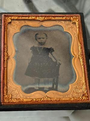 ANTIQUE DAGUERREOTYPE YOUNG GIRL METAL PICTURE PREOWNED FROM AN ESTATE AS PICTURED. (COVER IS UNATTACHED)