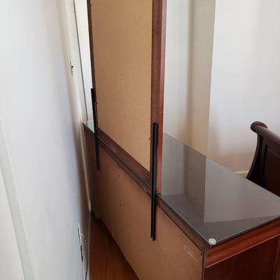 LOT 4Y: Dresser/Mirror with Two Jewelry Drawers