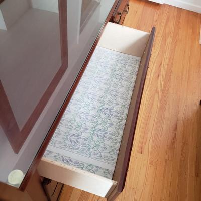 LOT 4Y: Dresser/Mirror with Two Jewelry Drawers