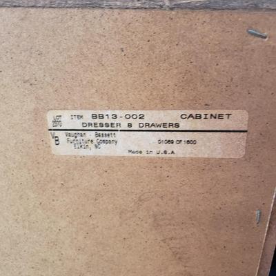 LOT 4Y: Dresser/Mirror with Two Jewelry Drawers