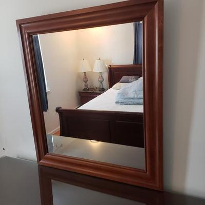 LOT 4Y: Dresser/Mirror with Two Jewelry Drawers