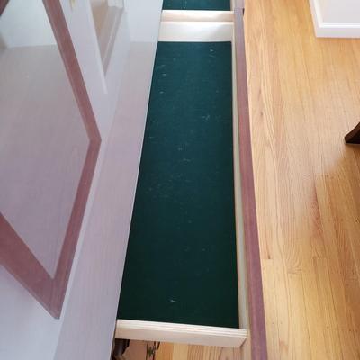 LOT 4Y: Dresser/Mirror with Two Jewelry Drawers