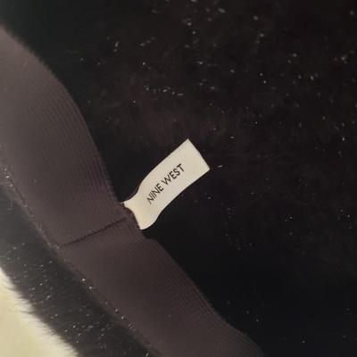 LOT 6Y: Assortment of Scarves, Gloves & Hats Some New with Tags