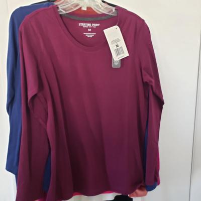 LOT 8Z: 13 New with Tags Tops-Banana Republic, Topshop & More