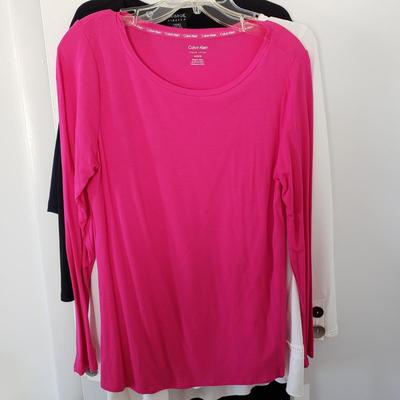 LOT 8Z: 13 New with Tags Tops-Banana Republic, Topshop & More