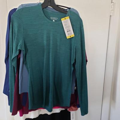 LOT 8Z: 13 New with Tags Tops-Banana Republic, Topshop & More