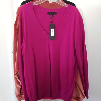 LOT 8Z: 13 New with Tags Tops-Banana Republic, Topshop & More