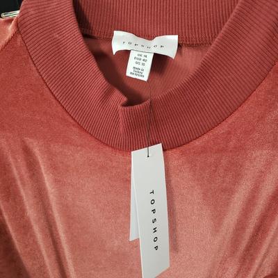 LOT 8Z: 13 New with Tags Tops-Banana Republic, Topshop & More