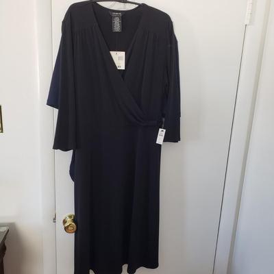 LOT 8Z: 13 New with Tags Tops-Banana Republic, Topshop & More