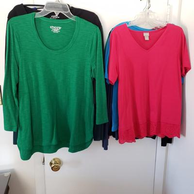 LOT 9Z: 13 Chico's Basic Solid Tops Size 1-2