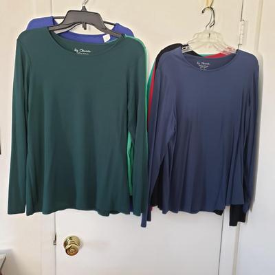 LOT 9Z: 13 Chico's Basic Solid Tops Size 1-2