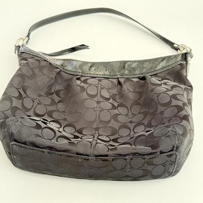 LOT 22D: Coach Black Leather & Logo Boho Purse