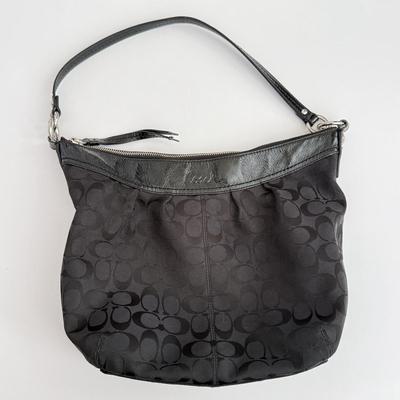 LOT 22D: Coach Black Leather & Logo Boho Purse