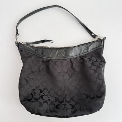 LOT 22D: Coach Black Leather & Logo Boho Purse