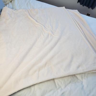 LOT 42Y: Vintage Afghan and 2 Ultra Soft Blankets