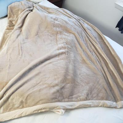 LOT 42Y: Vintage Afghan and 2 Ultra Soft Blankets