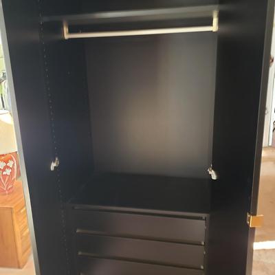 LOT 49Z: 3 Piece Mirrored Standing Closet