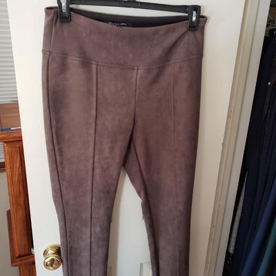 LOT 50Z: Closet Full of 100 Pairs of Pants-Some New with Tags