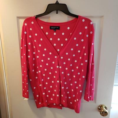 LOT 51Z: Closet Full of 100 Shirts & Sweaters