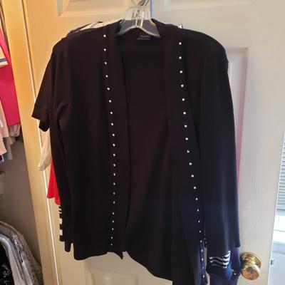 LOT 51Z: Closet Full of 100 Shirts & Sweaters