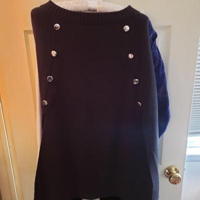 LOT 52Z: Closet Full of 100 Tshirts, Sweatshirts, Pants & More