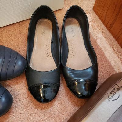 LOT 53Z: Size 9-10 Ballet Flats-Clarks, Cliffs & More