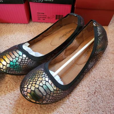 LOT 54Z: Size 9.5-10 Footzy Folds & Ballet Flats in Boxes