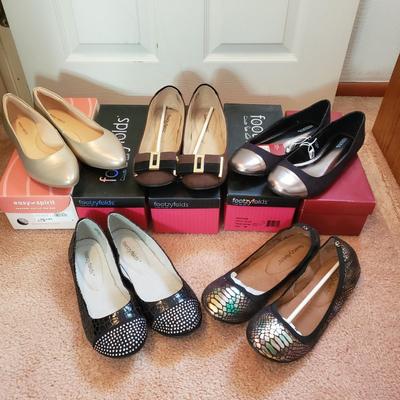 LOT 54Z: Size 9.5-10 Footzy Folds & Ballet Flats in Boxes