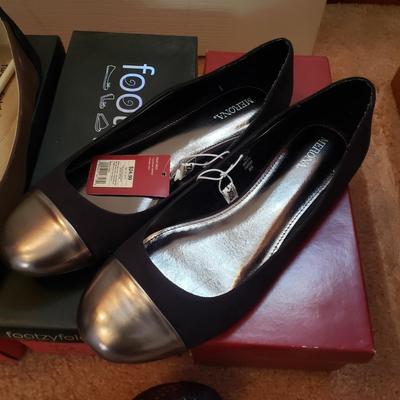 LOT 54Z: Size 9.5-10 Footzy Folds & Ballet Flats in Boxes