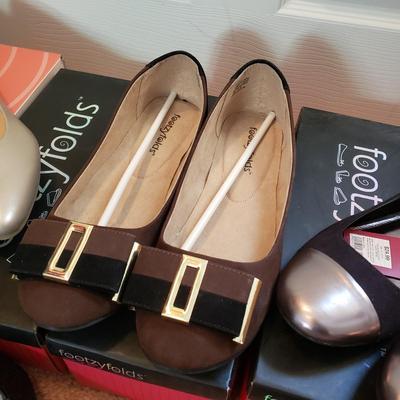 LOT 54Z: Size 9.5-10 Footzy Folds & Ballet Flats in Boxes