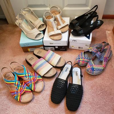 LOT 56Z: Ladies Strappy & Colorful Sandals Size 9-10