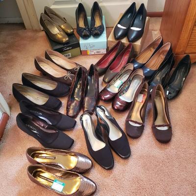 LOT 58Z: Large Collection of Ladies Heeled Shoes Size 9-10