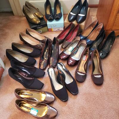 LOT 58Z: Large Collection of Ladies Heeled Shoes Size 9-10