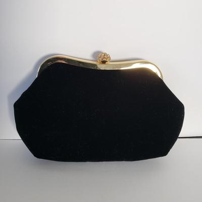 LOT 59Y: Vintage Evening Bag Collection