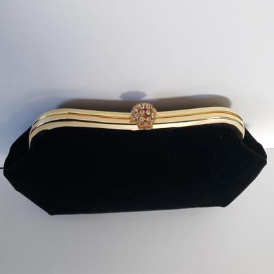 LOT 59Y: Vintage Evening Bag Collection