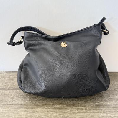 LOT 62D: Three Gloria Vanderbilt Purses