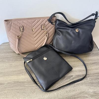 LOT 62D: Three Gloria Vanderbilt Purses