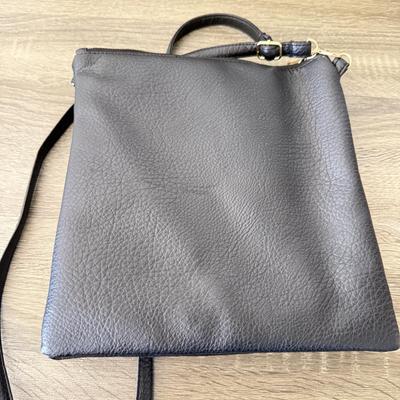 LOT 62D: Three Gloria Vanderbilt Purses