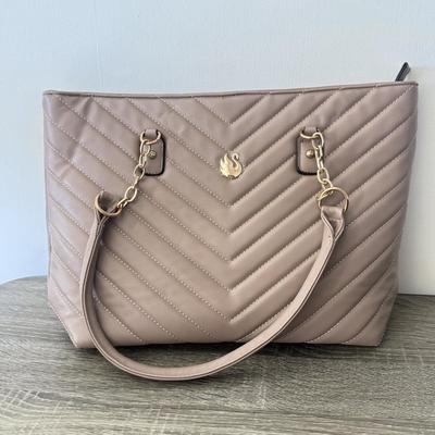 LOT 62D: Three Gloria Vanderbilt Purses