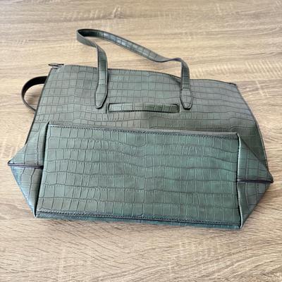 LOT 64: Faux Alligator / Snakeskin Bags: London Fog, Marc Fisher & Rachel Roy