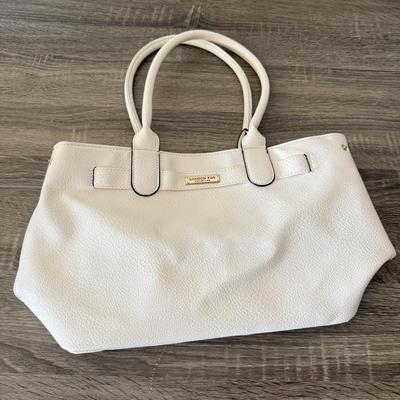 LOT 68D: LC by Carryland & London Fog Collection Handbags